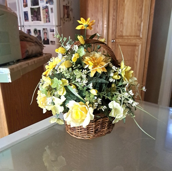 Beautiful flower basket 15" tall 38" around  + free handmade gift - Picture 2 of 4